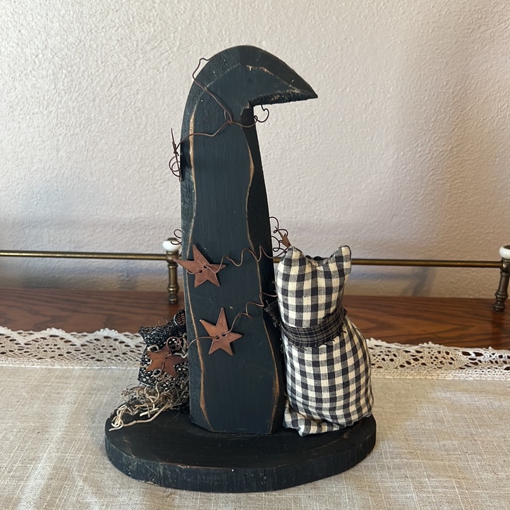 Wooden Witch’s Hat Halloween Decoration - Picture 3 of 5
